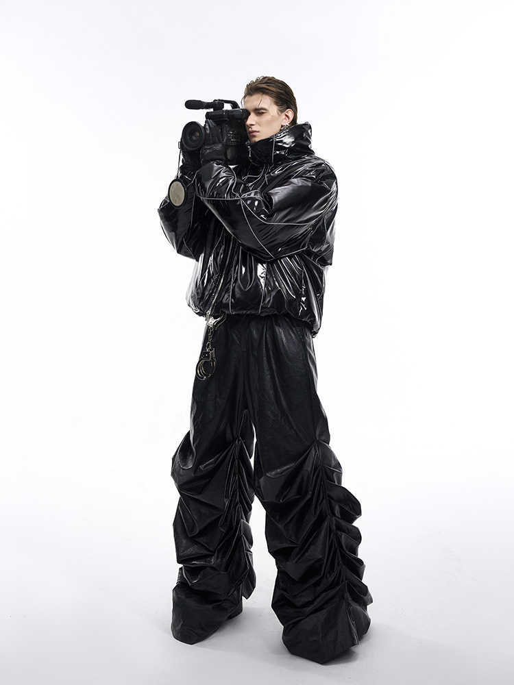 Opium Fashion anziehen — Playboi Carti Look mit Skinny-Jeans und Lederjacke