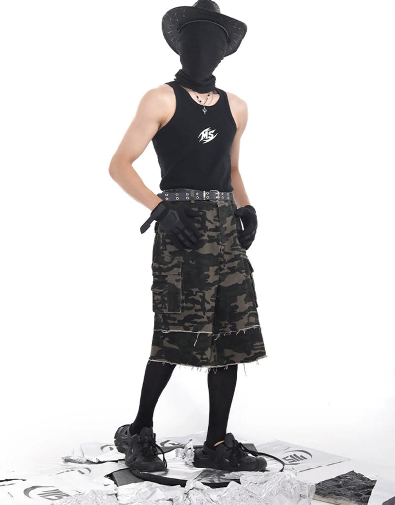 Y2K-Kleidung günstig online kaufen – Y2K Camo Raw-Hem Cargo Jorts | Fūga Studios