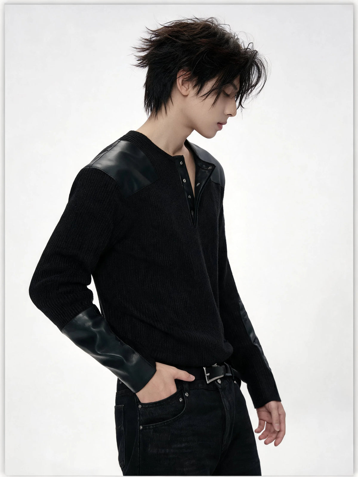 Opium Leather Patch Henley Schwarz - Fuga Studios