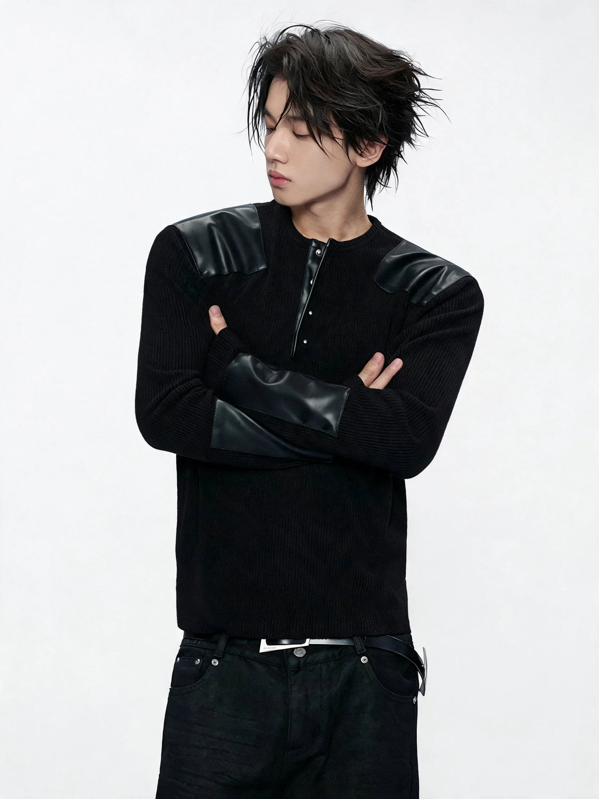 Opium Leather Patch Henley Schwarz - Fuga Studios