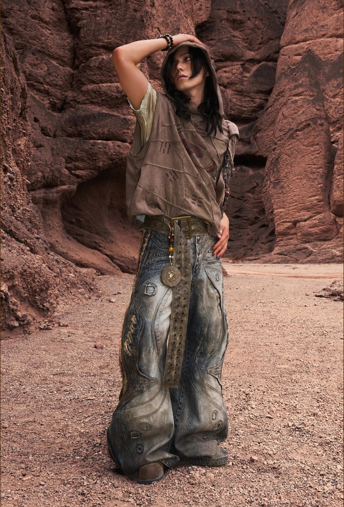 Warcore Distressed Hooded Vest 11