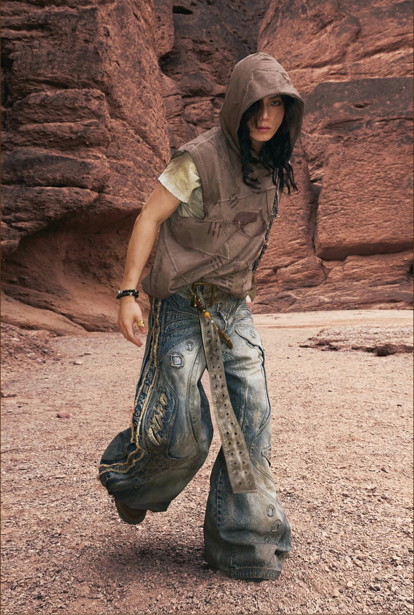 Warcore Distressed Hooded Vest 13